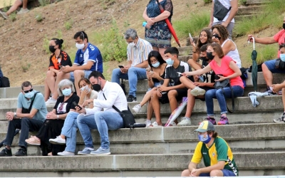 L'afició a Sant Oleguer presenciant el partit un any i mig després | CES